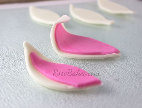 How To Make Rabbit Ears, Fondant Bunny Ears, Bunny Ear Cupcakes, Rabbit Fondant Topper, Bunny Ear Cake Topper, Fondant Rabbit, Bunny Cupcake Toppers, Christmas Sugar Cookie Recipe, Bunny Cupcakes