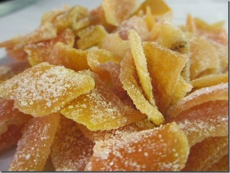 Candied Pink Grapefruit Peel as a treat, a cocktail garnish, decoration on a cake or cupcake & more http://pigtown-design.blogspot.com/ Candied Orange Peel Recipe, Grapefruit Peel, Candied Orange, Candied Orange Peel, Appetizer Salads, Tasty Bites, Pink Grapefruit, Food Tips, Tea Cakes