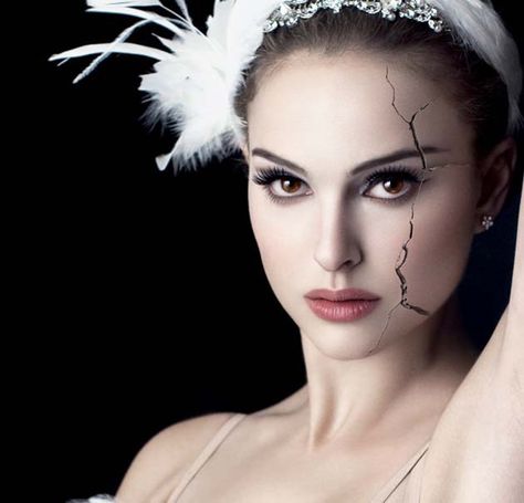 Natalie Portman (Black Swan – Darren Aronofsky, 2010) Natalie Portman Black Swan, Black Swan Movie, Black Swan 2010, Darren Aronofsky, Sofia Loren, Edward Norton, Oh My Goddess, Swan Queen, Serge Gainsbourg