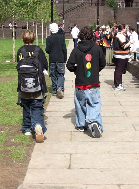 2000s Skater Boy, Mode Steampunk, 2000s Skater, Skater Boys, Skater Aesthetic, Early 2000s Fashion, Skater Boy, Baggy Clothes, Skate Style