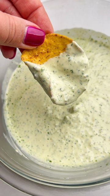 Mallory Austin | Food Blogger on Instagram: "The ultimate football chip dip 🏈🙌 ✨Recipe is linked in my bio✨ If you are lucky enough to live by a @chuysrestaurant you know all about their legendary Creamy Jalapeno. Which is basically a spicy, tangy ranch full of fresh cilantro, pickled jalapeños and lime. This dip is so easy to make and literally just gets better and better as it sits in the fridge. Make this for the playoffs this weekend, Super Bowl, or literally any time you need something to dip your chips in. This is just as good with tortilla chips as it is with classic potato chips. Mouthwatering, addictive, dip of all dips!!! #chipdip #creamyjalapeño #dip #diprecipe #footballfood #gamedayfood #superbowl2024 #appetizerideas #easyappetizers #footballsnacks #gamedaysnacks #appeti Creamy Jalapeno Dip, Chips Dip, Chip Dip Recipes, Creamy Jalapeno, Austin Food, Football Snacks, Game Day Snacks, Chip Dip, Slider Recipes