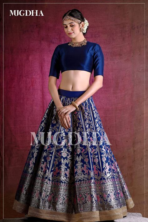 Blue Banarsi Lehnga, Banarsi Lehnga Designs, Brocket Suit, Betrothal Dress, Benarasi Lehengas, Benaras Lehenga, Lahenga Ideas, Lehenga Models, Lehenga Sharara