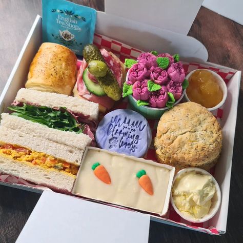 Afternoon Tea Box Ideas, Mother's Day Afternoon Tea, Mothers Day Tea, High Tea Food, Tea Boxes, Food Van, Tea Food, Tea Ideas, Van Ideas