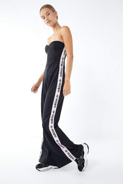 SPORTLY STRAPLESS JUMPSUIT BY ADIDAS - Check it out now - Adidas Originals Strapless Jumpsuit #adidas #adidasoriginals #women #womensfashion #womenswear Adidas Jumpsuit, Adidas Outfits, Adidas Outfit Women, Cosy Outfit, 70s Inspired Fashion, Sports Wear Women, Fitness Wear Outfits, Garment Pattern, Designer Jumpsuits