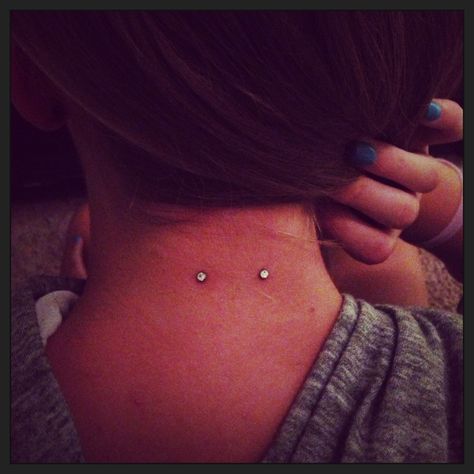 Neck dermals :p Neck Dermal Piercing, Neck Dermal, Cool Piercings, Dermal Piercing, Body Jewelry Piercing, Body Piercings, Back Neck, Piercing Tattoo, Tattoos And Piercings