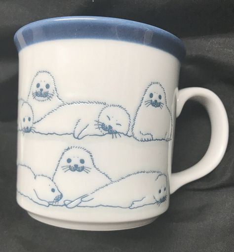 Piskel Art, Keramik Design, Mia 3, Arte Inspo, Cool Mugs, Cute Mugs, Pottery Painting, Cups And Mugs, Clay Art