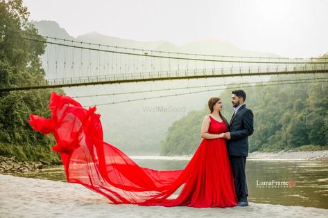 Pre Wedding In Rishikesh, Rishikesh Pre Wedding Shoot, Wedding Stills, Pre Wedding Shoot Ideas, Wedding Diary, Pre Wedding Shoot, Still Photography, Wedding Costs, Rishikesh