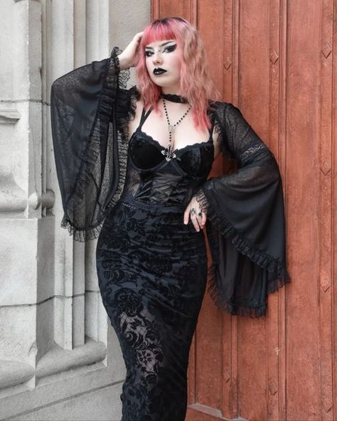 Blouse Street Style, Goth Things, Gothic Harajuku, Gothic Princess, Halloween Skirt, Sheer Lace Dress, Harajuku Street, Romantic Goth, Smock Top