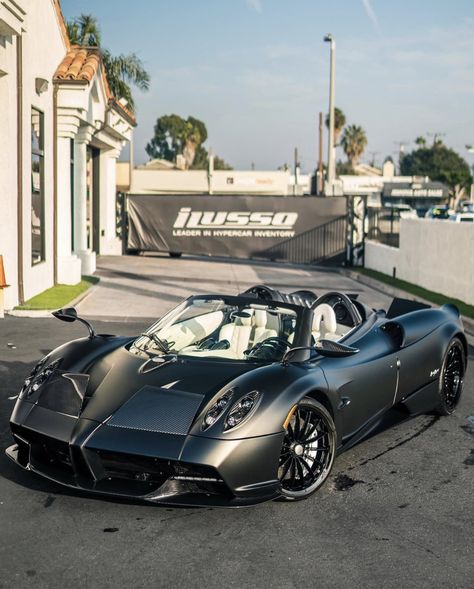 Pagani Huayra Roadster painted in Satin Black w/ exposed carbon fiber  Photo taken by: @adam_bornstein on Instagram Black Pagani Huayra, Pagani Roadster, Lamborghini Vision Gt, Pagani Huayra Interior, Pagani Car, Pagani Huayra Roadster, Pagani Huayra Bc, Aesthetic Car, Pagani Huayra