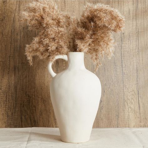 Elevate your space with our elegant Amazon House Décor vase, the perfect blend of style and sophistication. Find 🔗 in my bio instagram story and highlights…. #amazon #amazonfinds #onlineshop #influencer #collaboration #affiliatemarketing #brands #instagram #instalike Countertop Shelves, Large White Vase, Antique Jug, Large Pottery, Coffee Table Kitchen, Modern Rustic Farmhouse, White Ceramic Vase, Entryway Console Table, White Ceramic Vases