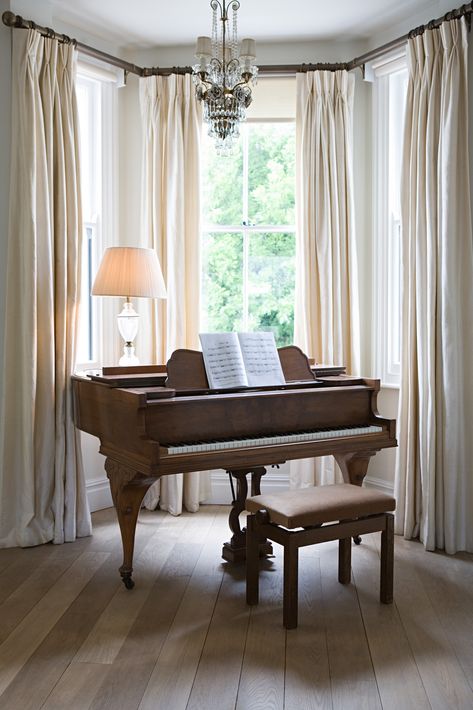 Bay Window Decorating Ideas, Grand Piano Room, Piano Living Rooms, Bay Window Design, Windows Bedroom, Bay Window Treatments, Bay Window Curtains, Piano Decor, Living Room Transitional