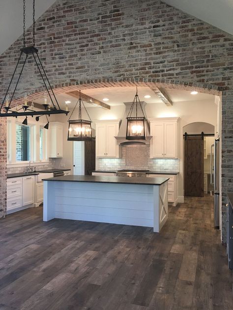 La House, Casa Country, Brick Walls, Wood Look Tile, Interior Kitchen, Trendy Kitchen, House Kitchen, House Goals, Style At Home