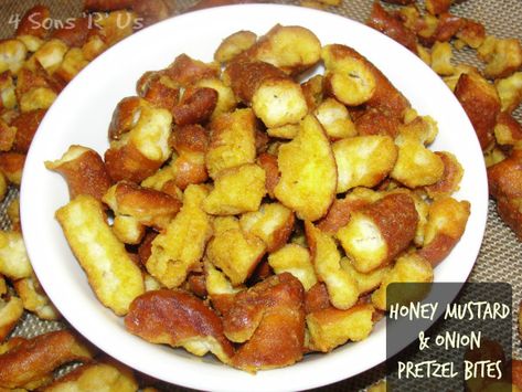 4 Sons 'R' Us: Honey Mustard & Onion Pretzel Bites Pretzel Nuggets Recipe, Onion Pretzels, Hard Pretzels, Pretzel Nuggets, Honey Mustard Pretzels, Seasoned Pretzels, Cheap Snack, Homemade Honey Mustard, Pretzels Recipe