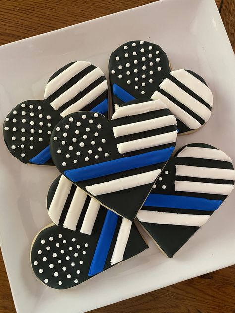 Police Officer Cookies Decorated, Law Enforcement Cake Ideas, Law Enforcement Office Ideas, Law Enforcement Retirement Cake, Correctional Officer Retirement Party, Police Retirement Party Favors, Nypd Retirement Party Ideas, Celebration Of Life Memorial Cake Ideas, Police Promotion Party