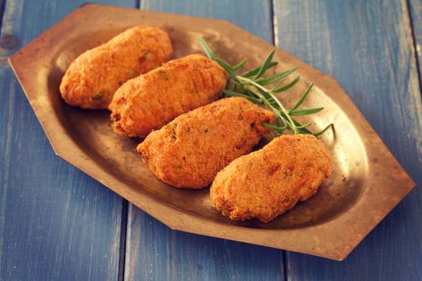 Fish Croquettes Recipe, Croquettes Recipe, Cooking Seafood, Croquettes, Breakfast Dessert, Savory Snacks, Fried Food, Fish Dishes, Seafood Dishes