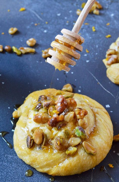 Do you want to make an amazing breakfast pastry without all the fuss? This Honey Nut Cream Cheese Danish Recipe is unbelievably simple. Use crescent rolls as a shortcut then fill with orange infused cream cheese, top with honeyed walnuts and pistachios. A cheese danish with flavors inspired by baklava! Povitica Recipe, Healthy Apple Desserts, Cream Cheese Danish Recipe, Cheese Danish Recipe, Danish Recipe, Breakfast Pastry, Cream Cheese Danish, Amazing Breakfast, Cheese Danish