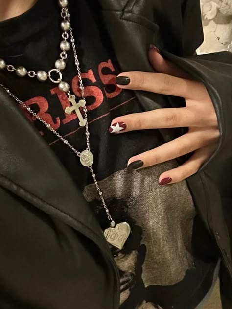 Rockstar Gf Nails, Rock Star Gf, Rock Nail Art, Nirvana Nails, Rock Star Nails, Rock Nails, Star Nail Designs, Wine Nails, Band Nails