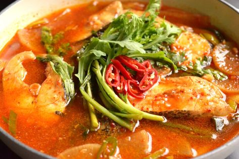 Korean Spicy Fish Stew (Maeuntang) | Asian Inspirations Banh Cuon Recipe, Pork And Mushrooms, Steamed Rice Rolls, Banh Cuon, Rice Rolls, Pork Roll, Cleaning Fish, Fish Stew, Fried Shallots