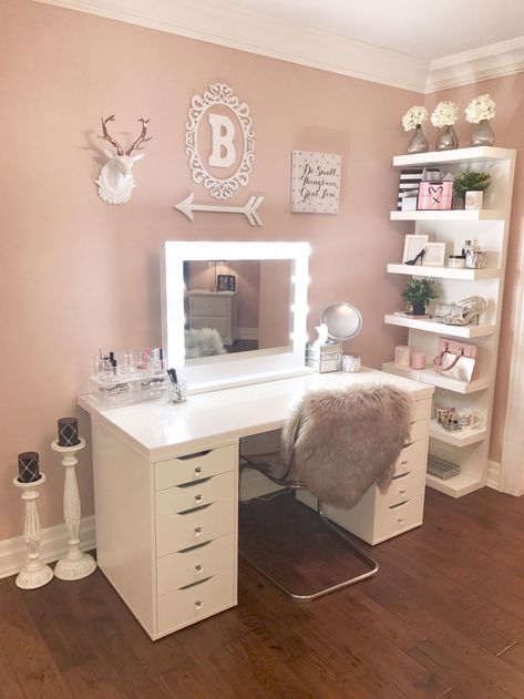 Ikea Linnmon, Teenage Room Decor, Ikea Alex Drawers, Clear Chairs, Vanity Room, Glam Room, Bedroom Sets Queen, Salon Interior Design, Girl Bedroom Designs