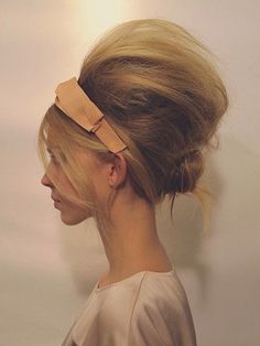 60s bouffant updo with headband - Google Search Beehive Hairstyles, Beehive Hair, French Twist, Messy Hair, Vintage Hair, Hair Envy, Brigitte Bardot, Jessica Alba, Love Hair