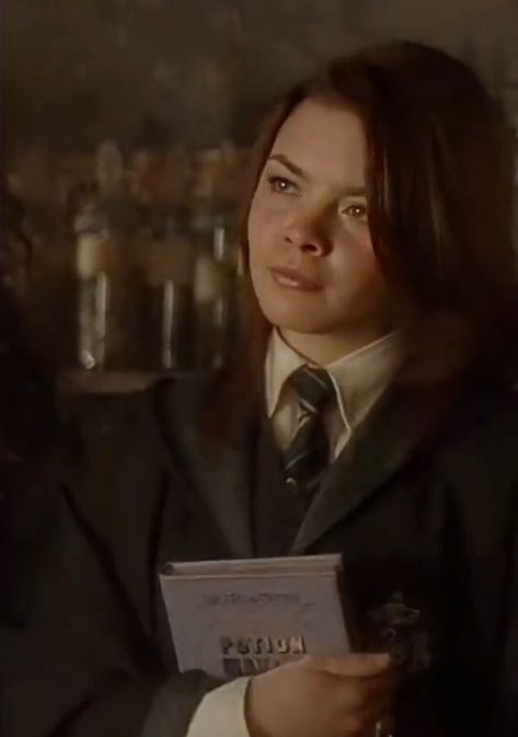 Pansy Parkinson Scarlett Byrne, Scarlet Byrne, Slytherin Characters, Harry Potter Pansy Parkinson, Slytherin Squad, Dr Friends, Scarlett Byrne, Slytherin Girl, Hp Characters