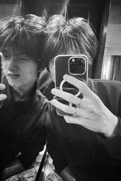 Boyfriend Material, Nct, Mirror