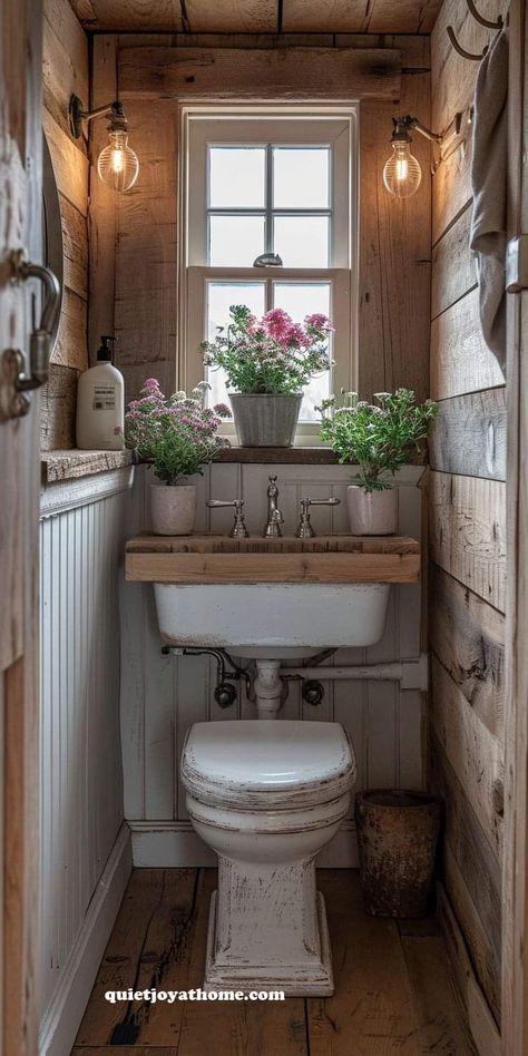 Tiny En Suite Bathroom Ideas, Granny Room, Vintage Bathroom Aesthetic, Antique Bathroom Ideas, Upcycled Bathroom, Cozy Cabin Decor, Small Bathroom Layout, Toilet Room, House Color Schemes