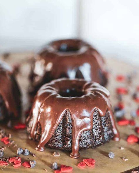 Mini Decadent Chocolate Ganache Bundt Cakes - Super moist, light and fudgy decadent chocolate mini bundt cakes smothered with a rich chocolate ganache for birthdays, Valentine's Day and all chocoholic occasions! #chocolate #chocolateganache #chocolatebundtcakes #chocolatecake #valentinesday #birthdaycake #partydesserts #holidaydesserts #minidesserts Chocolate Bundt Cakes, Ina Garten Chocolate Cake, Mini Bundt Cakes Recipes, Chocolate Bundt, Mini Bundt, Mini Bundt Cakes, Chocolate Bundt Cake, Bundt Cakes Recipes, Chocolate Chunk Cookies