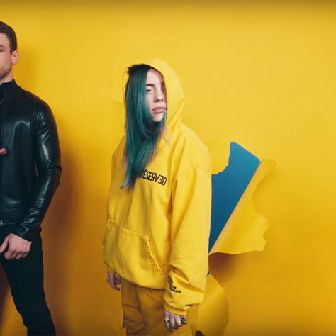 Billie Eilish Costume - Bad Guy Billie Eilish Costume, Billie Eilish Bad Guy, Celebrity Costumes, Eccentric Style, Green Wig, Yellow Sneakers, Yellow Outfit, Halloween Fancy Dress, Diy Homemade