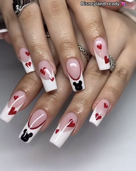 Disney Valentines Nails Designs, Disney Nails Acrylic Coffin Simple, Minnie Mouse Valentines Nails, Disney Nails Long Acrylic, Valentine Disney Nails, Acrylic Nails Coffin Disney, Disney Valentines Day Nails, Disney Heart Nails, Valentines Disney Nails