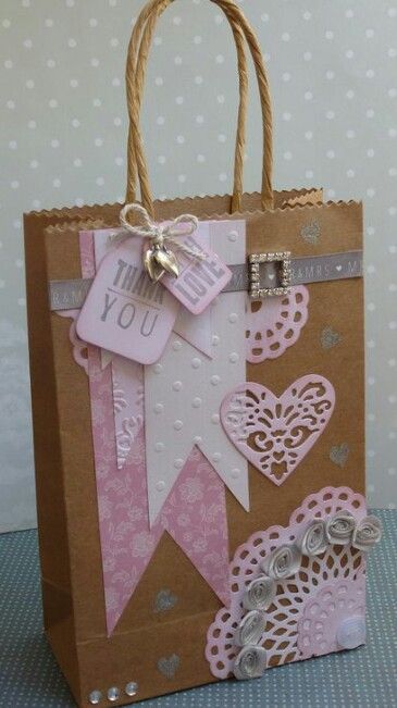 Kraft Bags Decoration, Paper Bags Decoration Ideas, Handmade Paper Bags Ideas, Paper Bag Packaging Ideas, Paper Bag Decoration, Homemade Gift Bags, Wrapping Inspiration, Creative Wrapping, Paper Bag Crafts