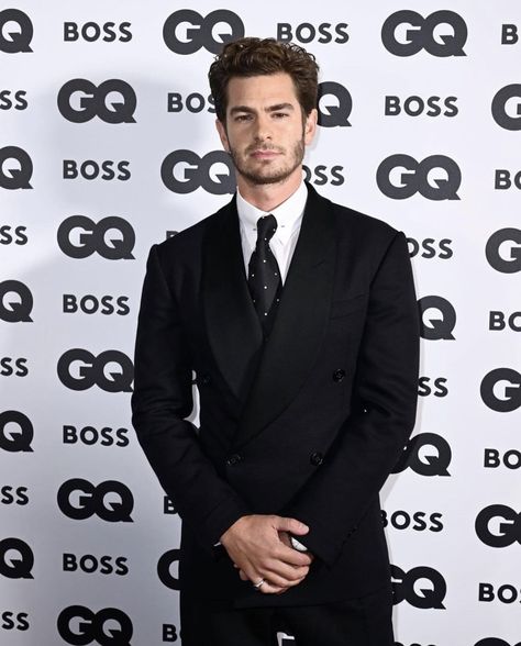 Andrew Garfield In Suit, Andrew Garfield Gq, Andrew Garfield Suit, Male Inspiration, Addison Timlin, Class Outfits, Princess Diana Photos, Male Celebs, London Look