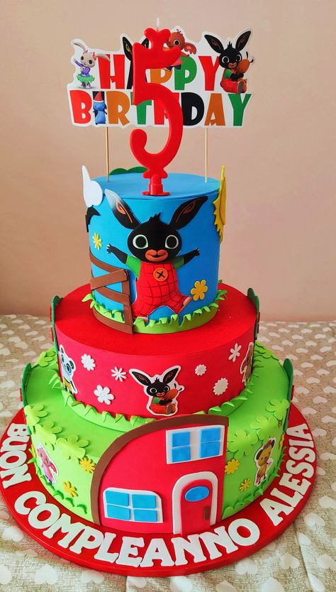 Torta scenografica Bing Bing Birthday Party Ideas, Bing Birthday Party, Festa Bing, Bing Bunny, Dummy Cake, Daycare Design, Birthday Party Snacks, Boys 1st Birthday Party Ideas, Cartoon Cake