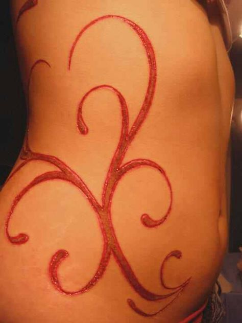 Beautiful scarification I can't even stand it Skin Branding Modification Body Art, Scarification Tattoo Ideas, Scarification Tattoos, Body Branding, Feminine Shoulder Tattoos, Body Modification Piercings, Pretty Sick, Sick Tattoo, Healing Tattoo