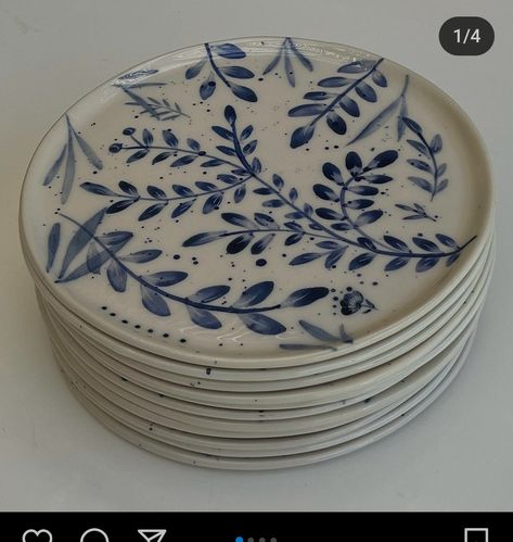 Diy Pottery Painting, Pottery Painting Designs, Keramik Design, Pottery Glazes, Blue Pottery, Diy Pottery, January 15, Ceramic Dishes, Clay Ceramics