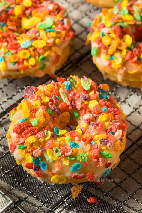 Gourmet Donut Flavors, Unique Doughnut Flavors, Cereal Donuts, Fruity Loops, Assorted Donuts Aesthetic, Chocolate Sprinkle Donut, Breakfast Donuts, Bun Cake, Cute Food Drawings