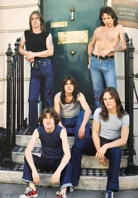 Acdc Guitar, Acdc Angus Young, Gotham Joker, 80s Heavy Metal, Guys My Age, Malcolm Young, Acdc Angus, Bon Scott, Angus Young