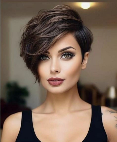 Kort Bob, Chocolate Brown Hair Color, Short Hair Pixie Cuts, Short Brown Hair, Short Hair Trends, Edgy Short Hair, Short Choppy Hair, Penteado Cabelo Curto, Hair Color And Cut