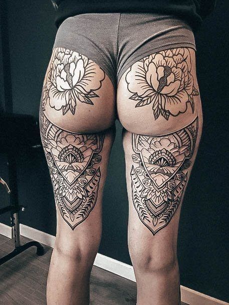 Bum Tattoo Women, Tattoos Realism, Getting A Divorce, Bum Tattoo, Art Viking, Female Body Art, Woman Tattoo, Tattoed Women, Full Body Tattoo