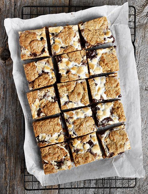 Weekend Baking: S’mores Cookie Bars Smores Cookies Bars, Weekend Baking, Smores Bar, Smores Dessert, Smores Cookies, Summer Baking, S'mores Bar, S'mores, Cookie Bar Recipes