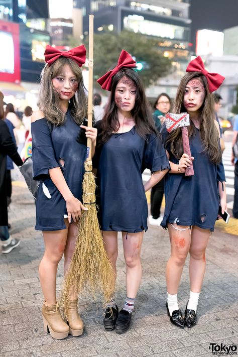 Kiki's Delivery Service ... Halloween 2015, Shibuya [Tokyo Fashion] || more photos here: (1) http://tokyofashion.com/halloween-eve-japan-costume-pictures/ (2) https://www.flickr.com/photos/tokyofashion/albums/72157659908964330 (3) https://www.flickr.com/photos/tokyofashion/albums/72157660249449432/ || 30 October 2015 | #couples #Fashion #Harajuku (原宿) #Shibuya (渋谷) #Tokyo (東京) #Japan (日本) Japan Halloween, Shibuya Japan, Streets Of Tokyo, Couples Fashion, Girls In Suspenders, 30 October, Closet Cosplay, Halloween Eve, Shibuya Tokyo