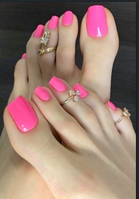 Hot Pink Toes, Pink Toe Nails, Nails Feet, Opal Nails, Long Toenails, Natural Girls, Acrylic Toe Nails, Acrylic Toes, Toe Nail Color