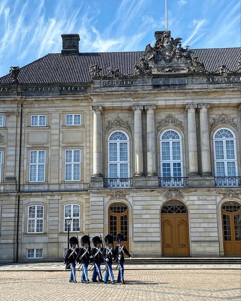 Copenhagen Palace, Denmark Aesthetic, Amalienborg Palace, Bucket List Places, Copenhagen Travel, Denmark Travel, Manifestation Board, Border Collies, Peaceful Life