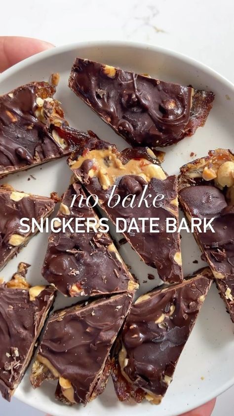 4 Ingredient Date Snickers, Date Peanut Butter Snickers, Peanut Butter Chocolate Date Bars, Medjool Date Snickers, Fig Peanut Butter Chocolate, Date Peanut Butter Chocolate, Dates Peanut Butter Chocolate, Pregnancy Date Recipes, Pitted Dates Recipes