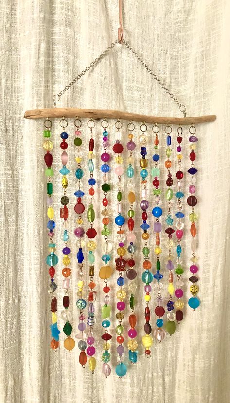 Zimmer Diy, Suncatcher Diy, Glass Bead Crafts, Crafts For Kids Paper, Diy Suncatchers, Wind Chimes Craft, Diy Wind Chimes, Paper Towel Roll Crafts, Diy Crafts To Do