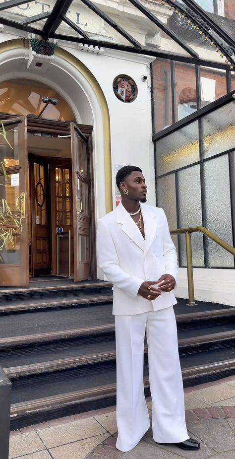 All White Formal Outfit For Men, All White Outfit Men Formal, Male Graduation Outfit, Mens Dinner Outfit Classy, Male Prom Outfits, Men White Suit, Graduation Outfit Men, All White Outfit Men, Graduation Outfit Ideas Men