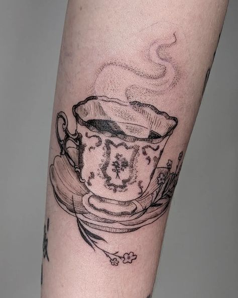 Thrift Tattoo Ideas, Cup Of Stars Tattoo, Tea Aesthetic Vintage, Fineline Teacup Tattoo, Vintage Teacup Tattoo, Antique Tea Cup Tattoo, Tea Cup Tattoo Vintage, Chipped Tea Cup Tattoo, Teacup Tattoo Vintage