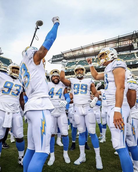 Chargers Chargers Aesthetic, La Chargers, Justin Herbert, Chargers Football, Nfl Football Pictures, Chargers Nfl, Nfl Football Players, Nfl Photos, Los Angeles Chargers