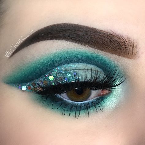 Teal Prom Makeup, Teal Eyeshadow Looks, Turquoise Eye Makeup, Teal Eye Makeup, Peacock Eye Makeup, Hair Makeup Looks, Peacock Makeup, Turquoise Eyeshadow, Teal Eyeshadow