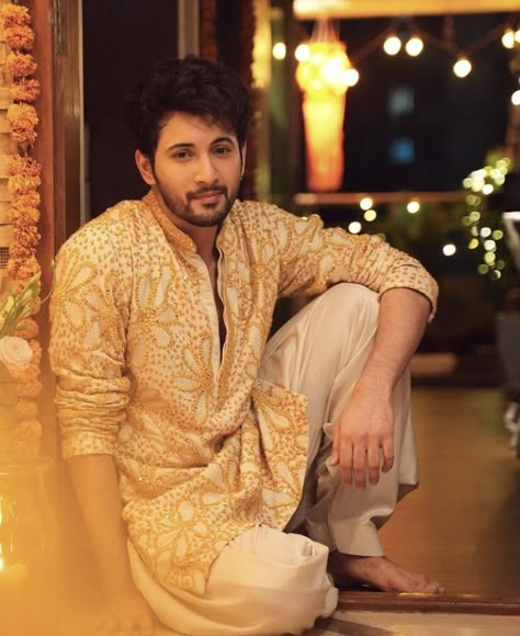 Rohit Sharaf, Rohit Suresh Saraf, Kurta Designs Men's, India Fashion Men, Rohit Saraf, Latest Kurta Designs, Wedding Clothes For Men, Shaadi Outfits, Haldi Ceremony Outfit